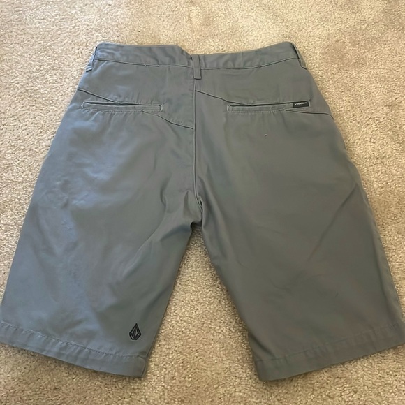 Men’s Volcom shorts - Picture 2 of 2